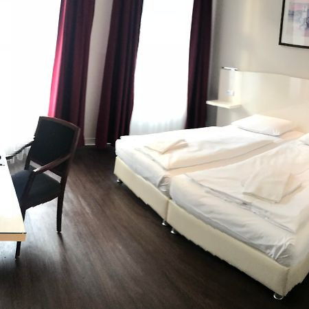 Hotel Prens Berlin Bagian luar foto